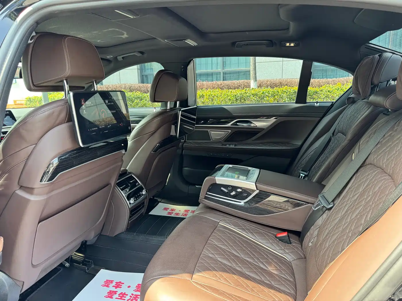 BMW 7 Series 2022 740Li Exclusive M Sport Package фото 9