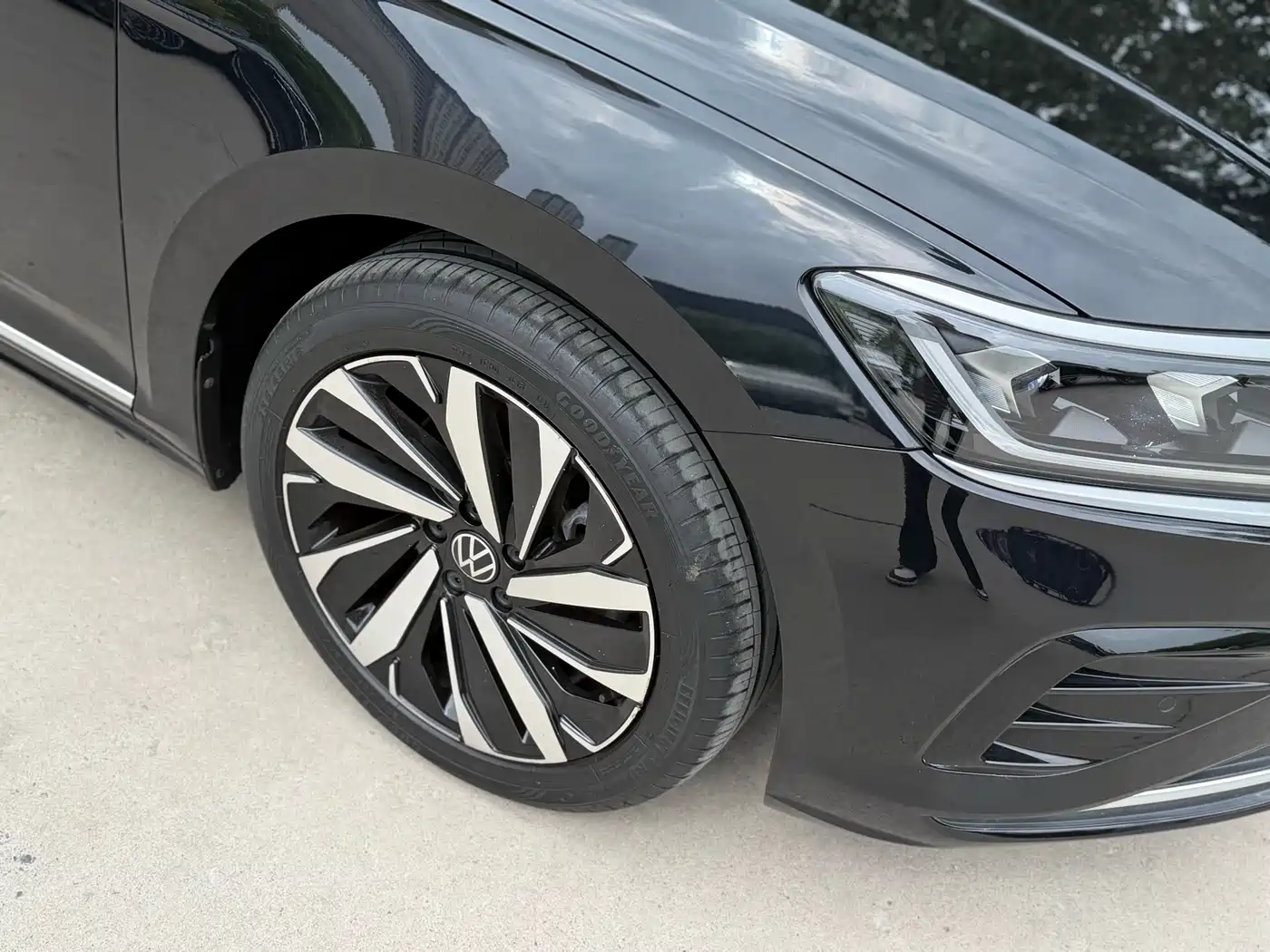 Volkswagen Passat 2022 330TSI Elite Edition фото 5