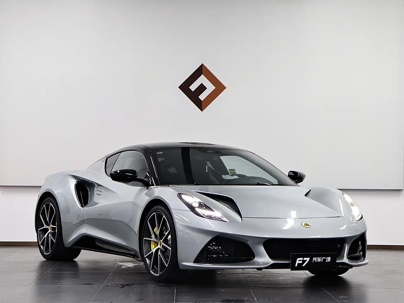 Lotus Cars EMIRA 2021 2.0T DCT First Edition фото 3