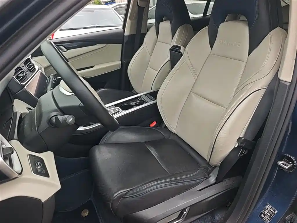 Lynk & Co 01 2019 2.0T 2WD Pro Edition China V фото 11