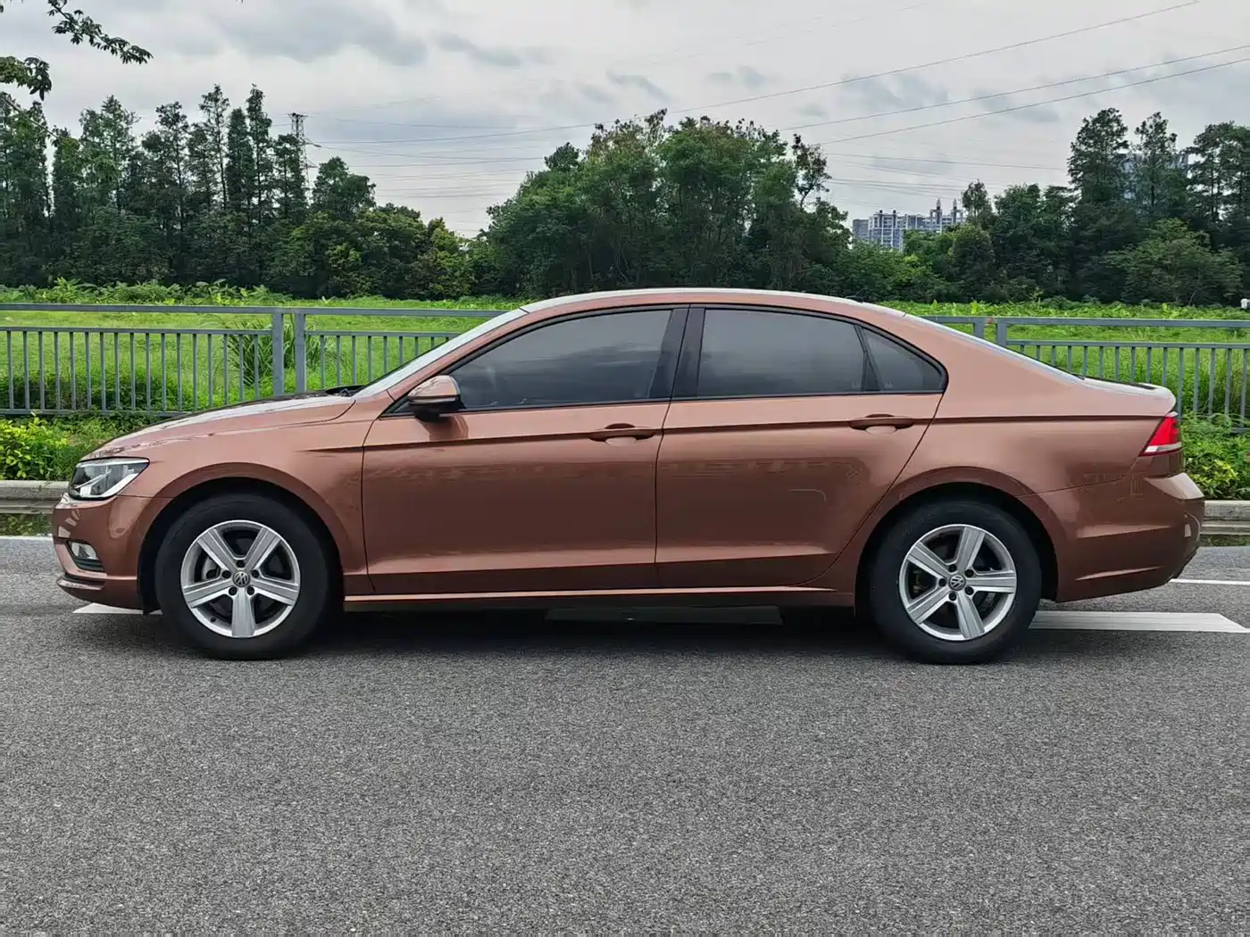 Volkswagen Lamando 2018 230TSI DSG Trend Edition фото 4