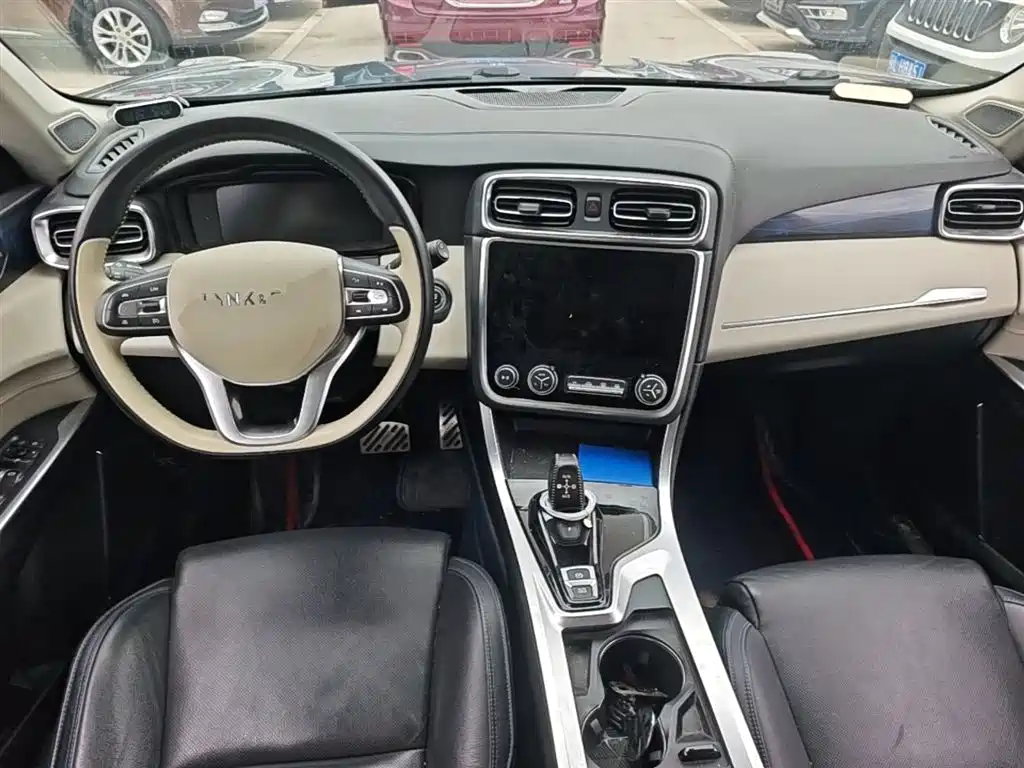 Lynk & Co 01 2019 2.0T 2WD Pro Edition China V фото 6