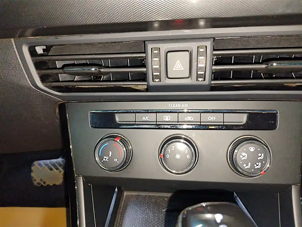 Volkswagen Passat 2022 280TSI Business Edition фото 6