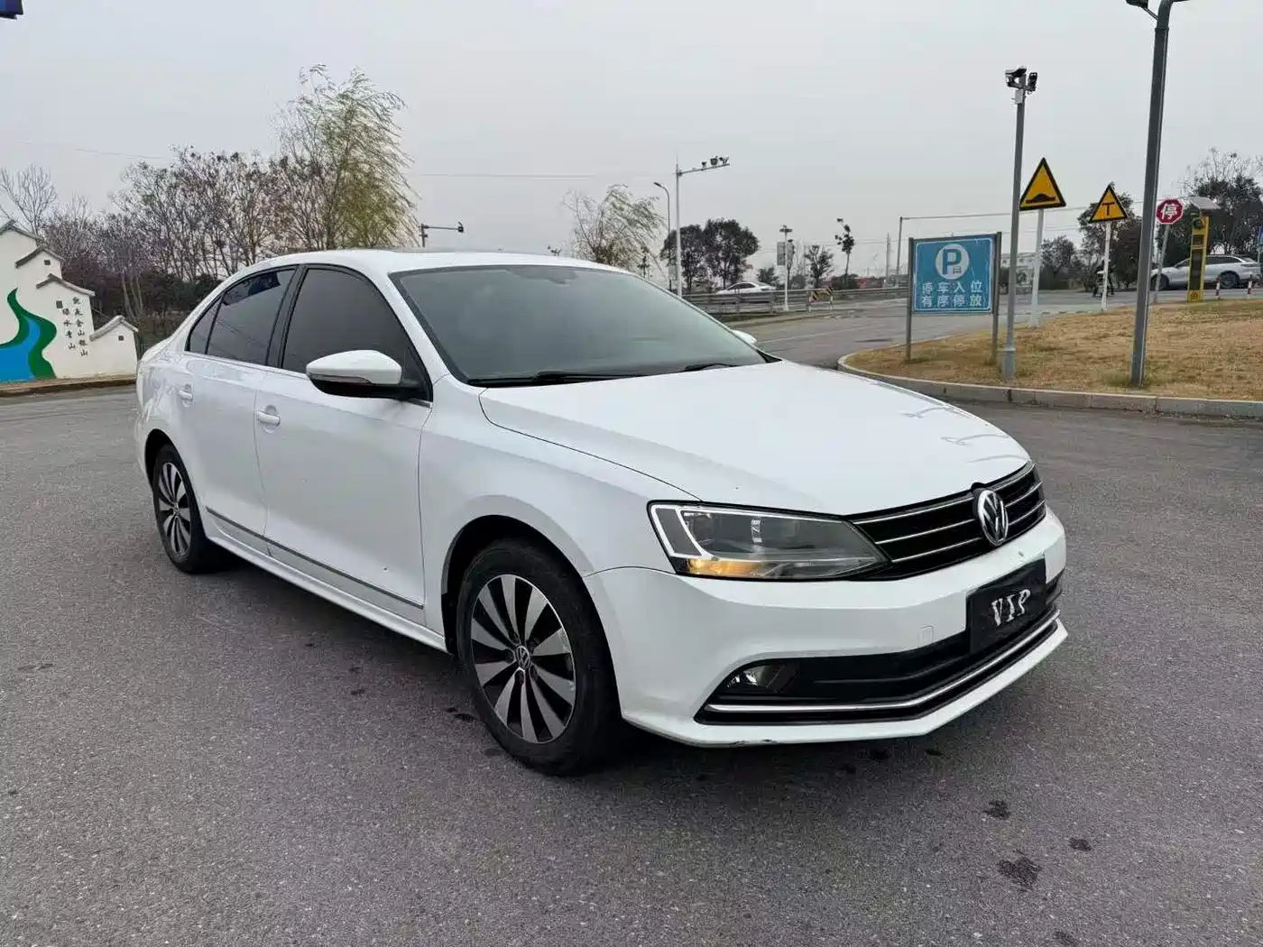 Volkswagen Sagitar 2015 1.6L Automatic Comfort фото 3
