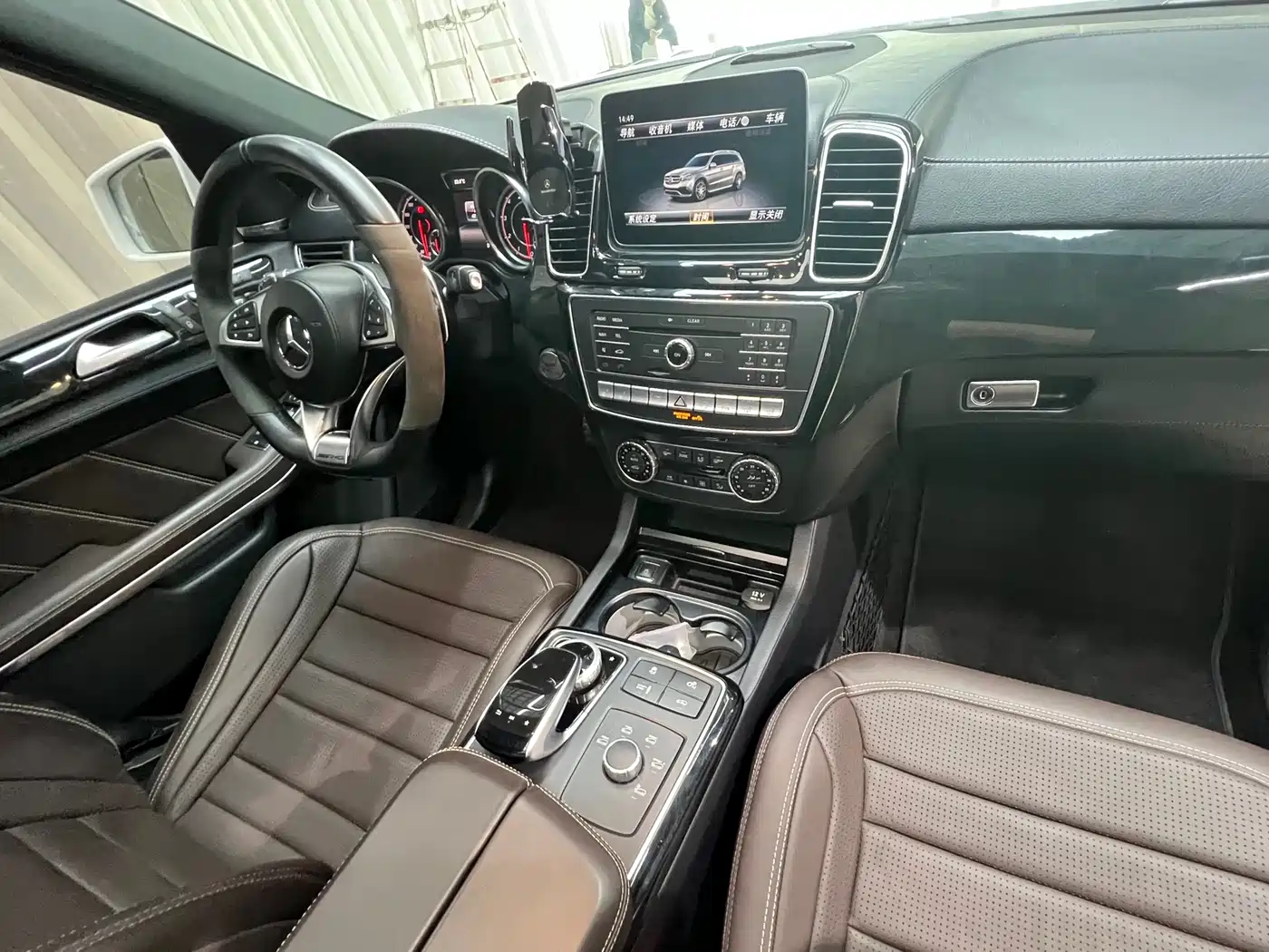 Mercedes-Benz GLS AMG 2017 AMG GLS 63 4MATIC фото 21