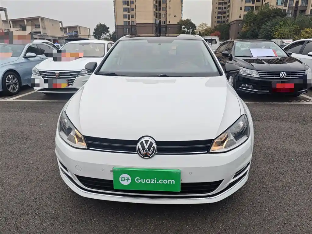 Volkswagen Golf 2017 1.6L Auto Comfort Millionth Edition фото 3