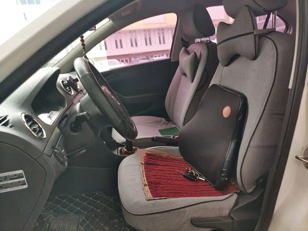 Volkswagen Jetta 2015 Quality Edition 1.4L Manual Fashion фото 8