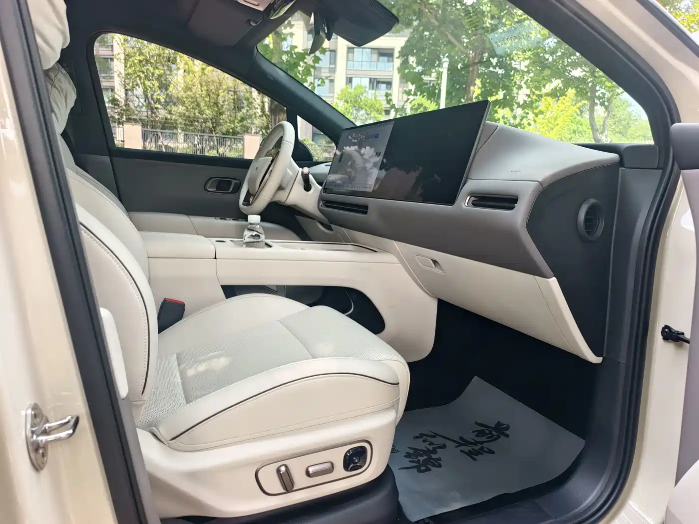 Li Auto i6 2026 2025 2WD Base Model