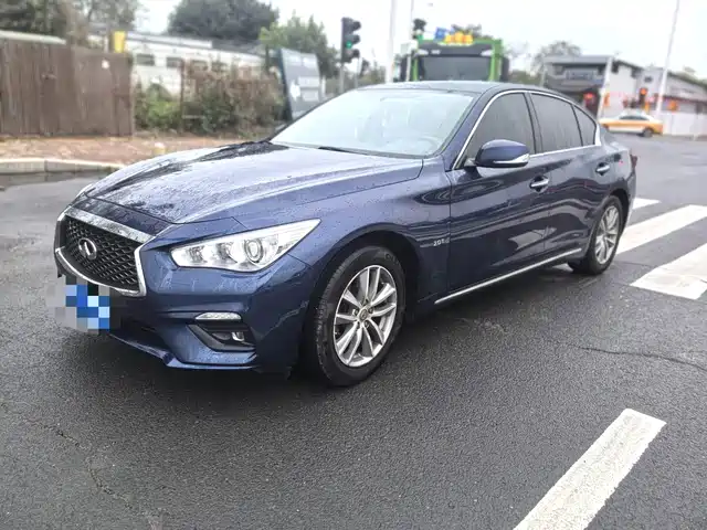 INFINITI Q50L