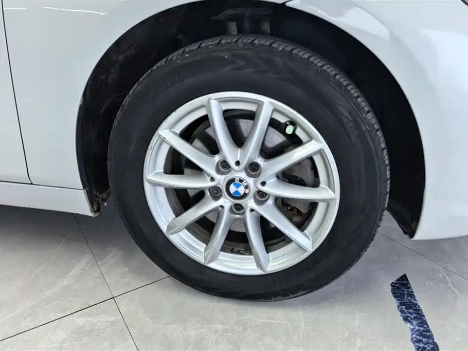 BMW 2 Series Touring 2016 218i Fashion Model фото 6