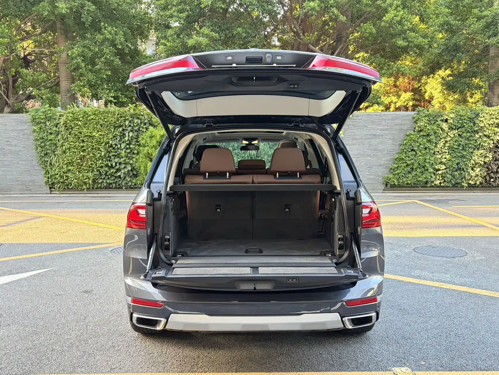 Photo 8 - BMW X7