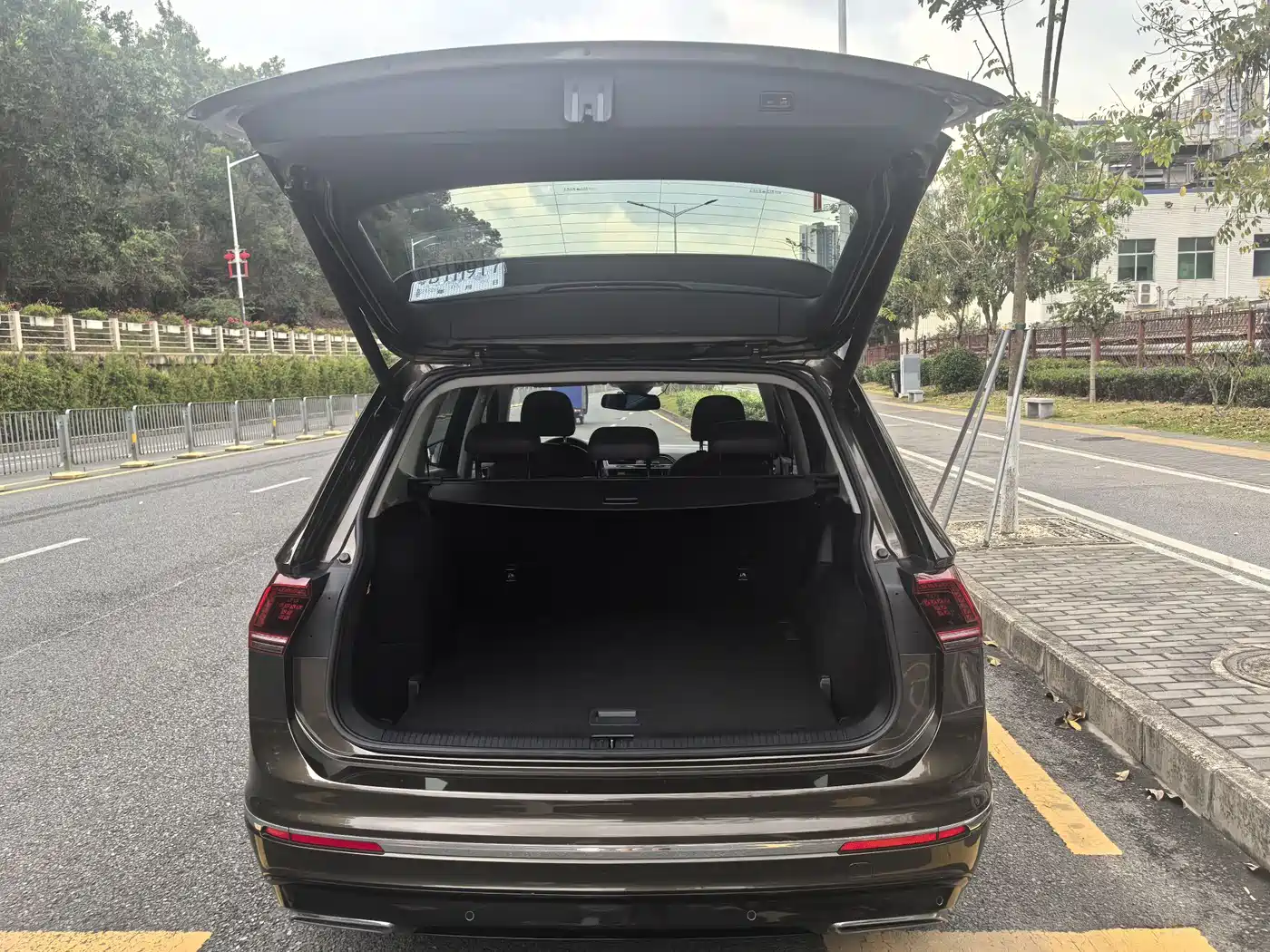 VOLKSWAGEN TIGUAN L NEW ENERGY