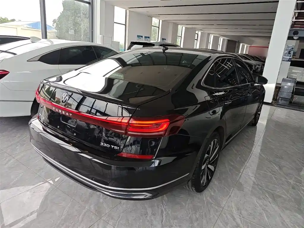 Volkswagen Passat 2023 330TSI Elite Edition фото 7