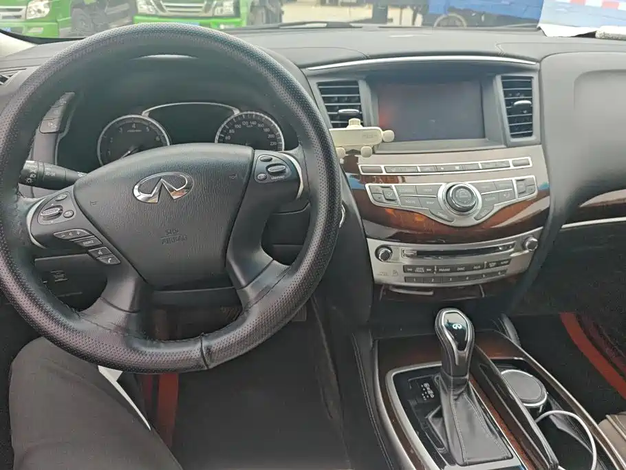Photo 12 - Infiniti QX60 (Import)