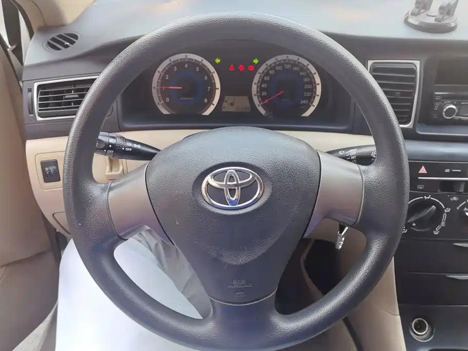Фото 15 - Toyota Corolla