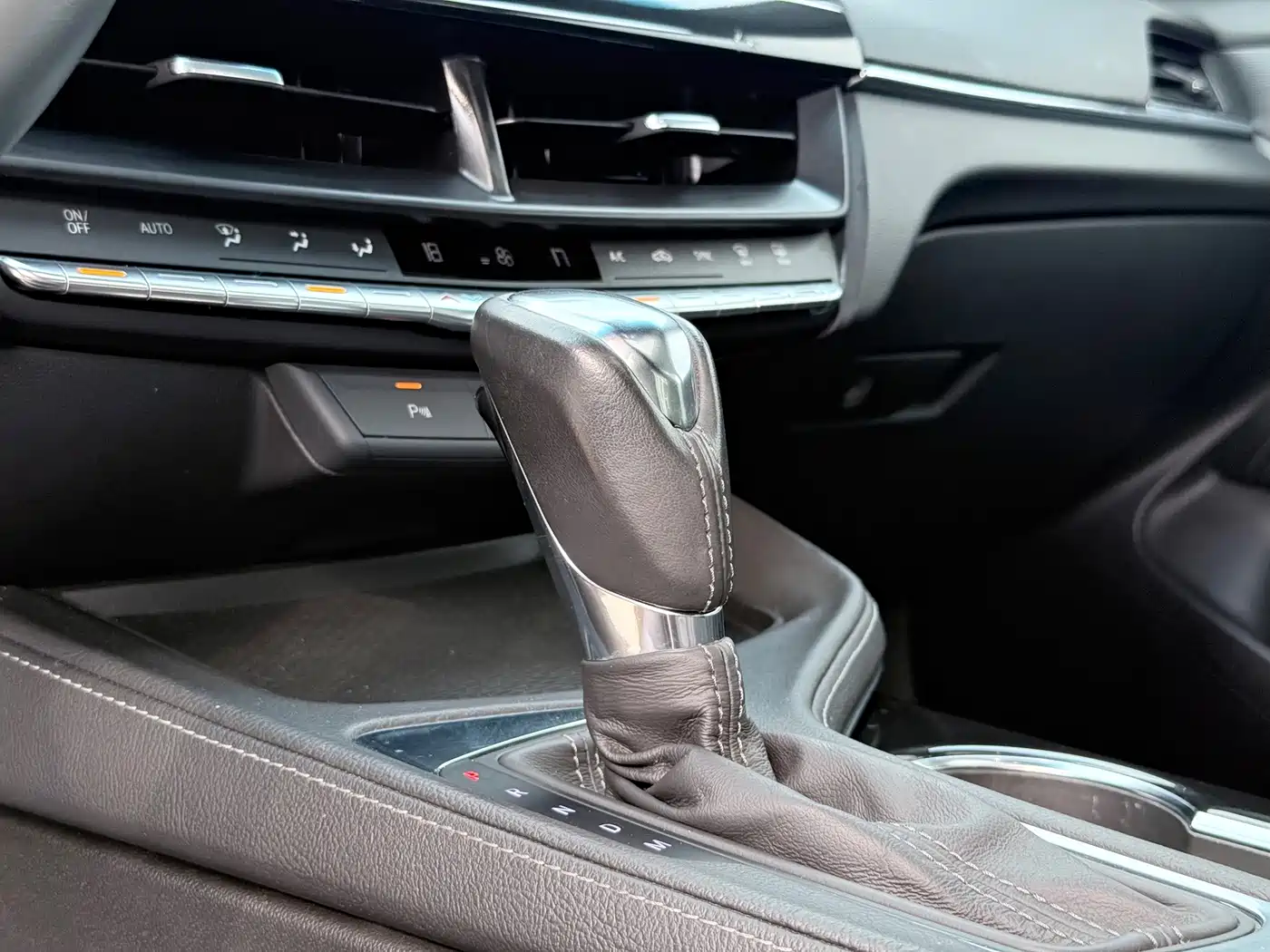 Cadillac CT4 2022 2022 28T Fashion Style