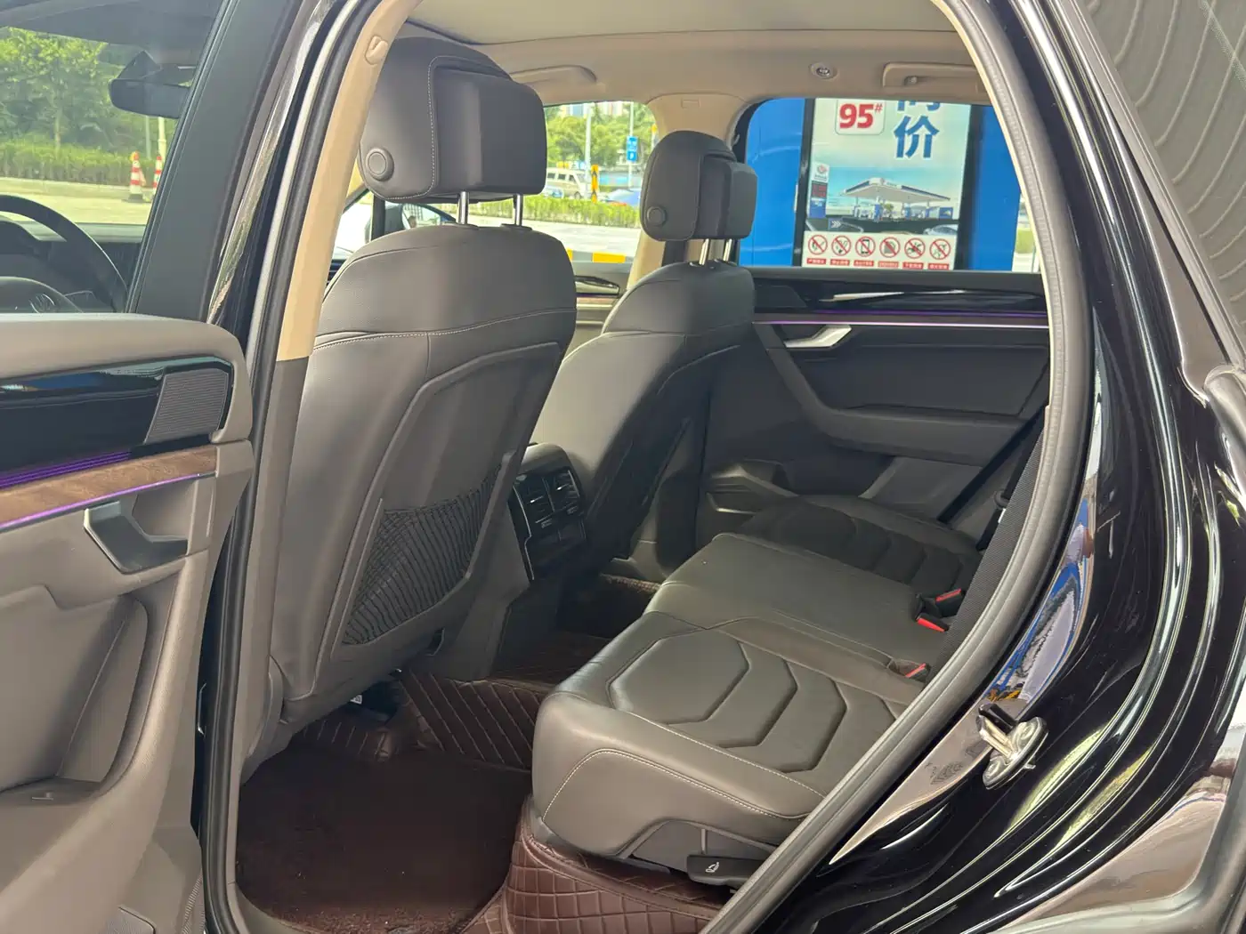 Volkswagen Touareg 2019 3.0TSI Sharp Edge Edition China VI фото 13