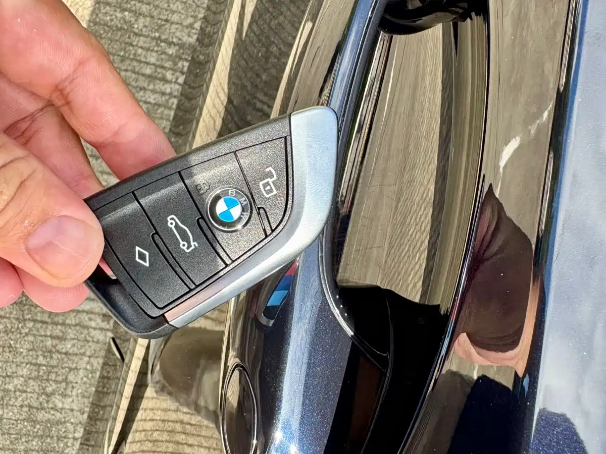 BMW 3 Series 2023 325i M Sport Black Night Package фото 11