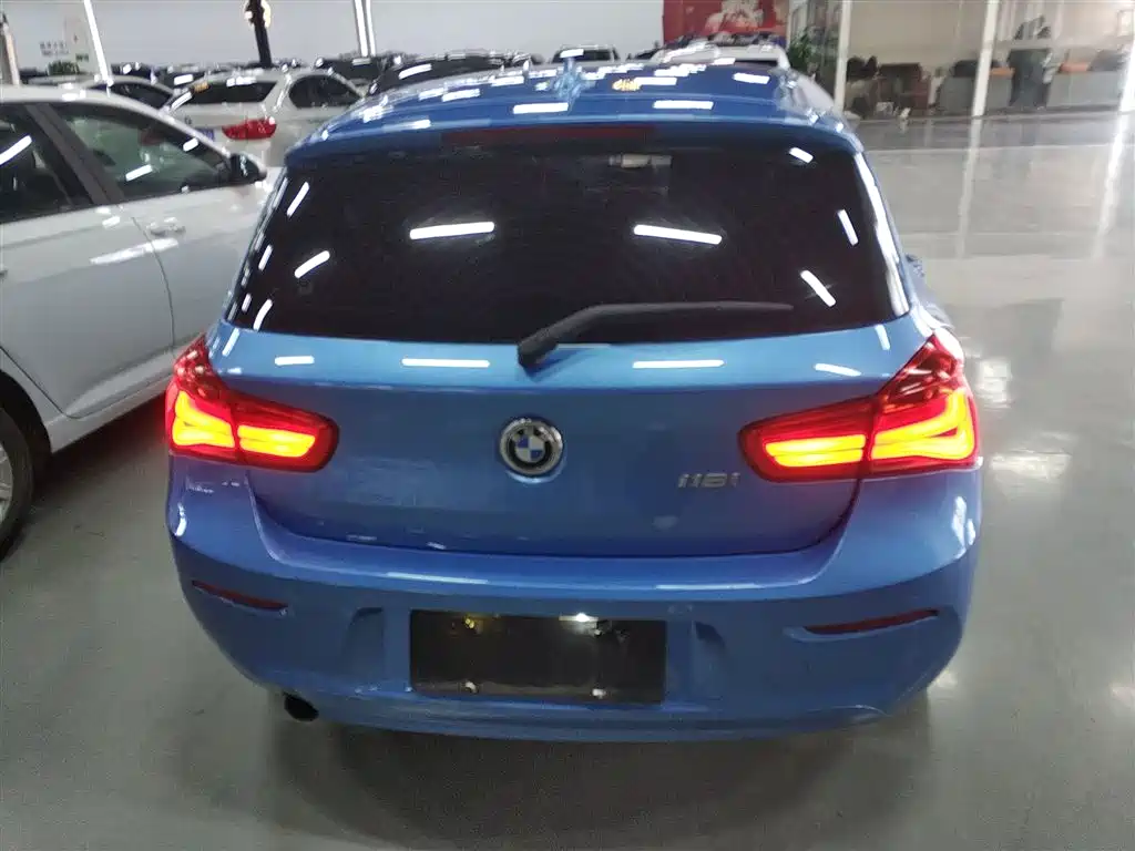 BMW 1 Series (Import) 2018 118i Leading фото 22