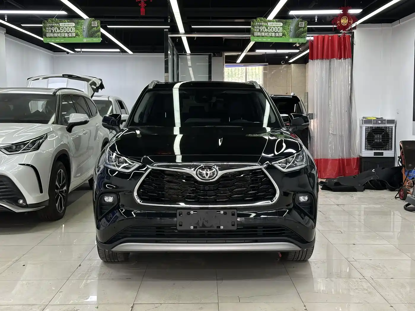 Toyota Highlander 2024 2.5L Smart Hybrid 4WD Ultimate 7-seater фото 3