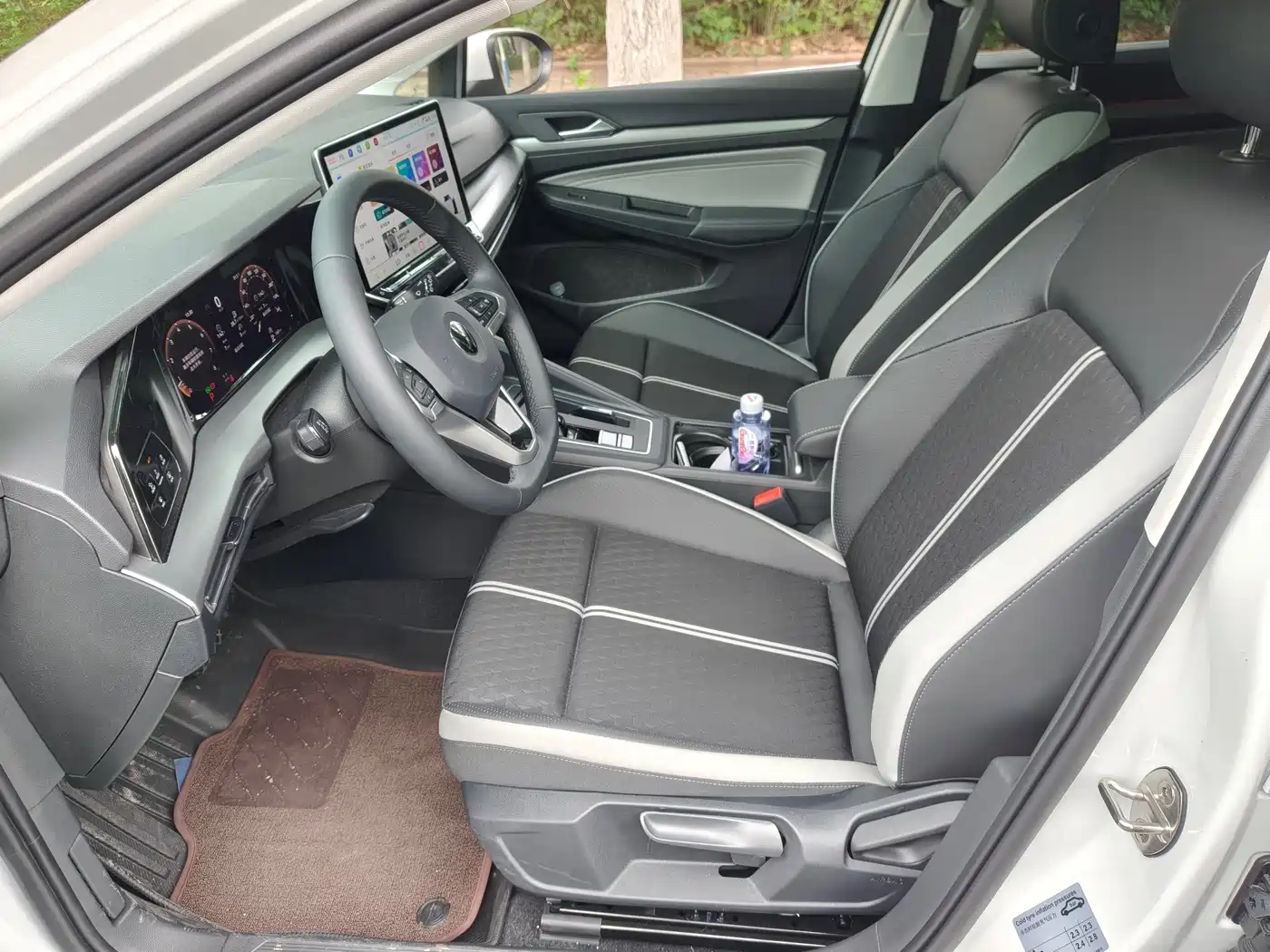 Volkswagen Golf 2025 300TSI Pro фото 7
