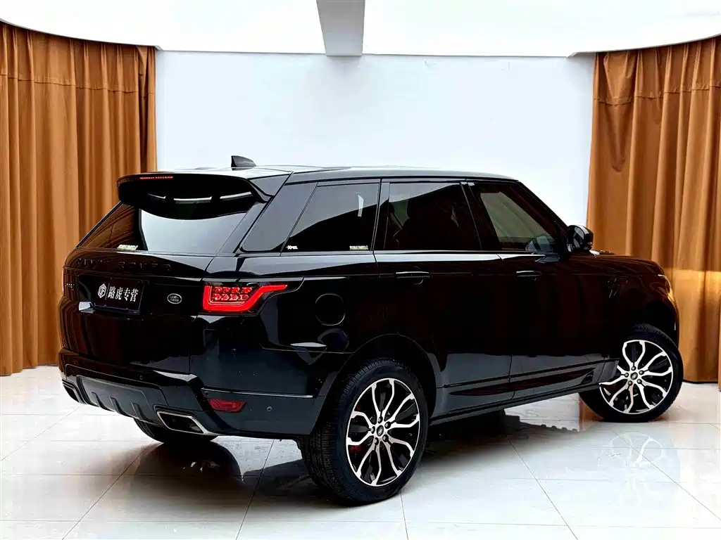 Land Rover Range Rover Sport 2021 3.0 L6 Gloss Black Edition фото 6