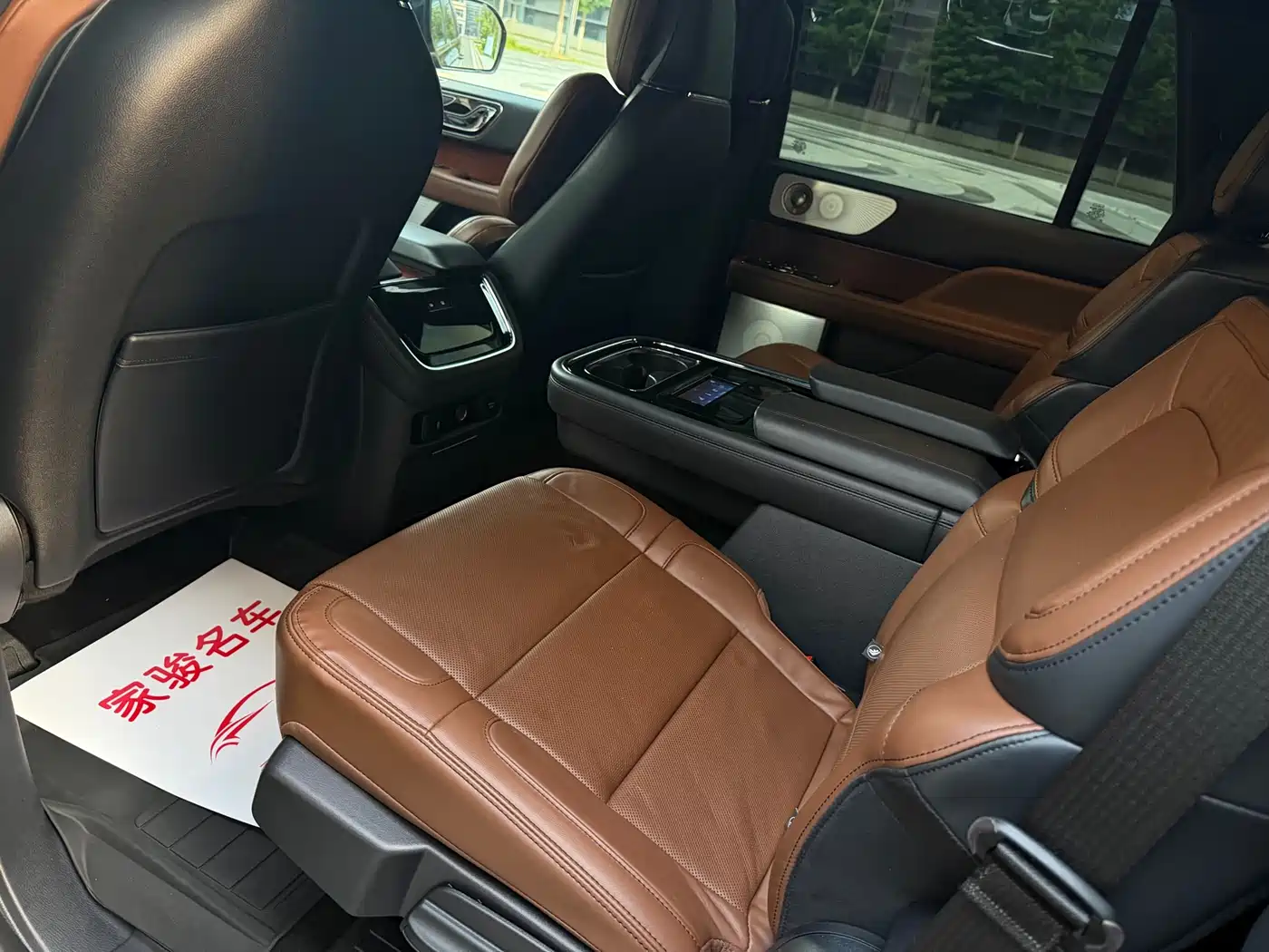 LINCOLN NAVIGATOR