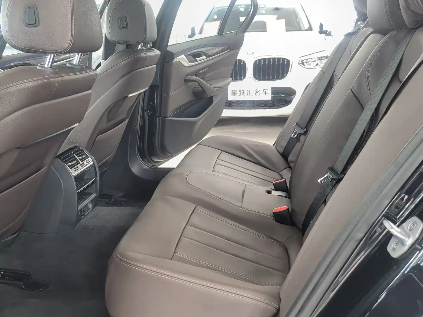 BMW 5 Series 2018 525Li M Sport Package фото 11