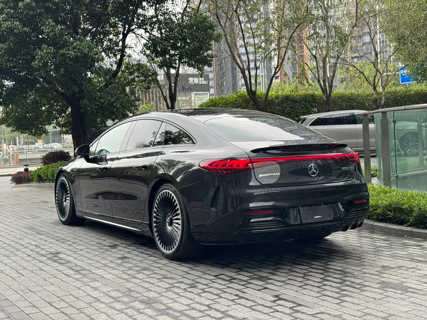 MERCEDES-BENZ EQS AMG