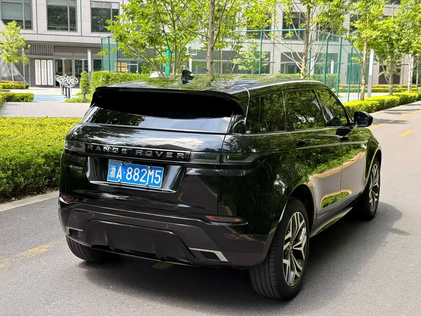 Land Rover Range Rover Evoque 2022 Facelift Range Rover Evoque L 249PS R-Dynamic Luxury фото 5