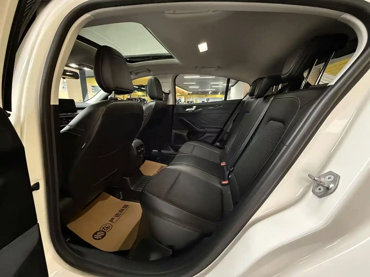Ford Focus 2022 2021 Hatchback EcoBoost 180 Auto Trend