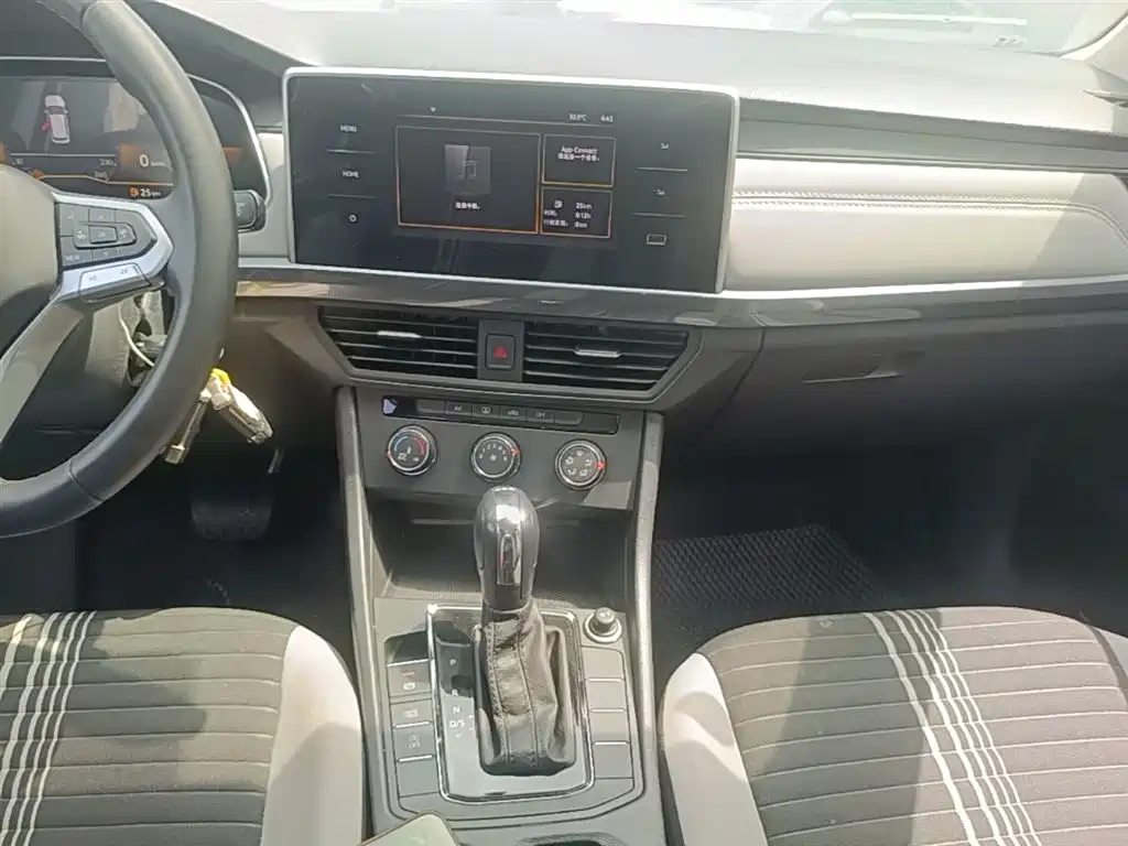 Volkswagen Bora 2024 200TSI DSG Smooth Ride Edition фото 13