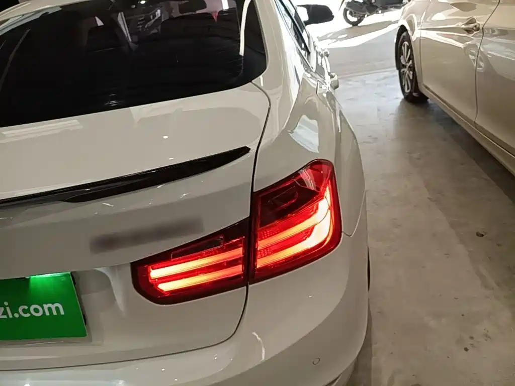 Фото 8 - BMW 3 Series