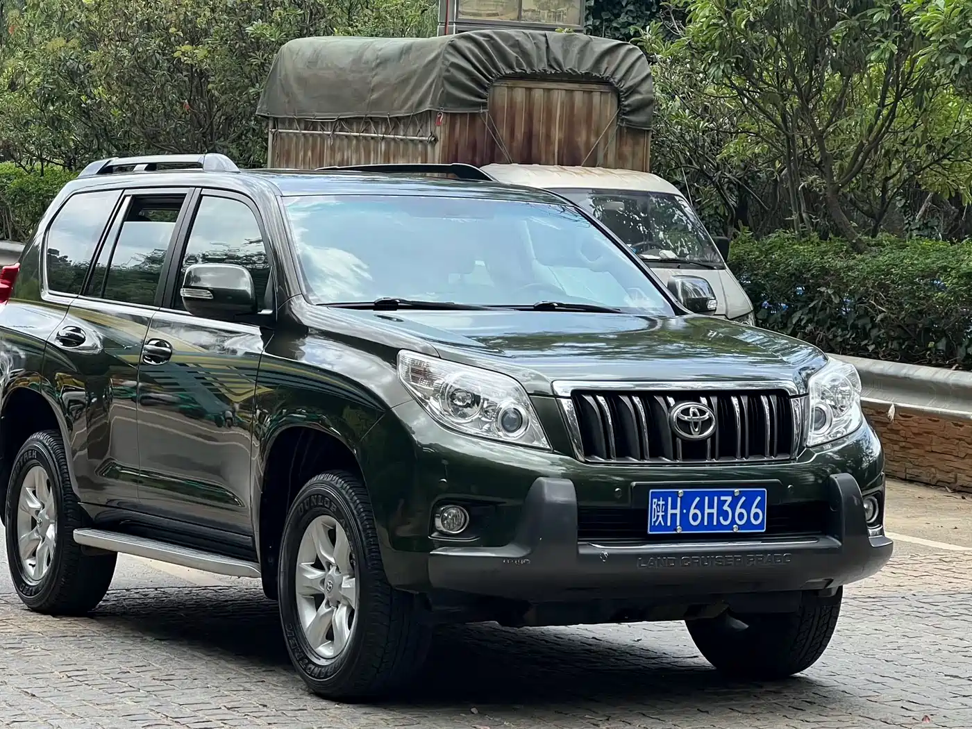 Toyota Prado 2010 4.0L Automatic TX-L фото 3