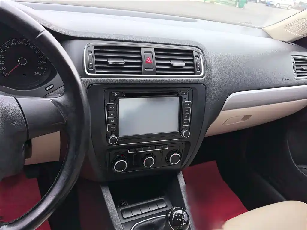 Volkswagen Sagitar 2014 1.6L Manual Comfort фото 6