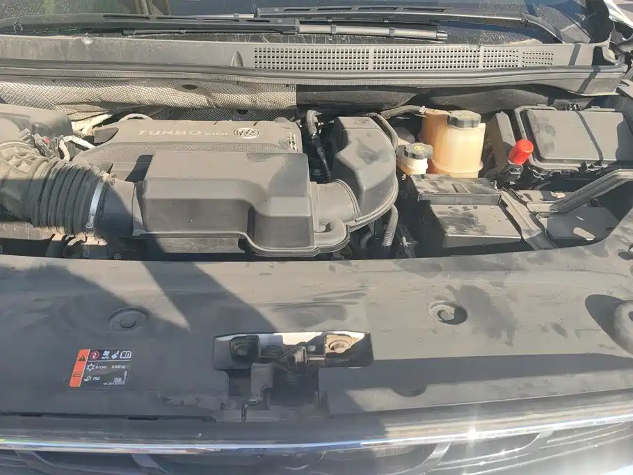 Photo 10 - Buick GL8