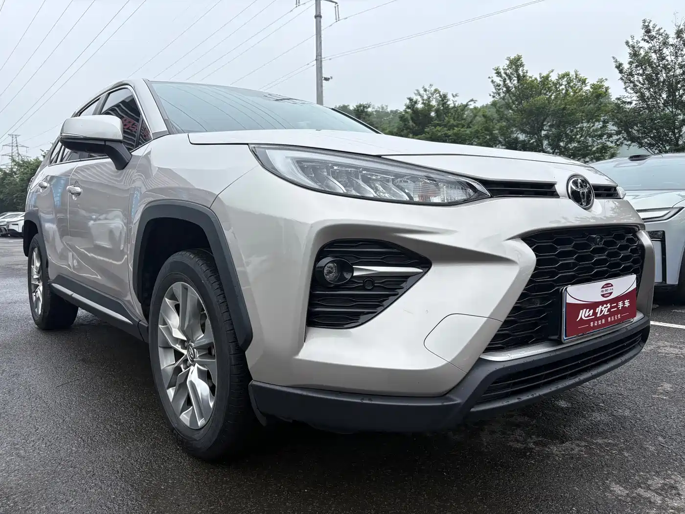 Toyota Wildlander 2022 2.0L CVT FWD Luxury PLUS Edition фото 3