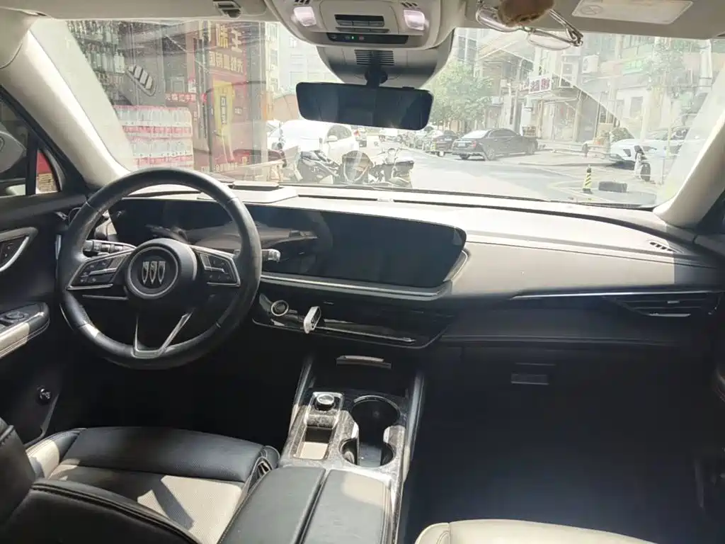 Фото 12 - Buick Envision Plus