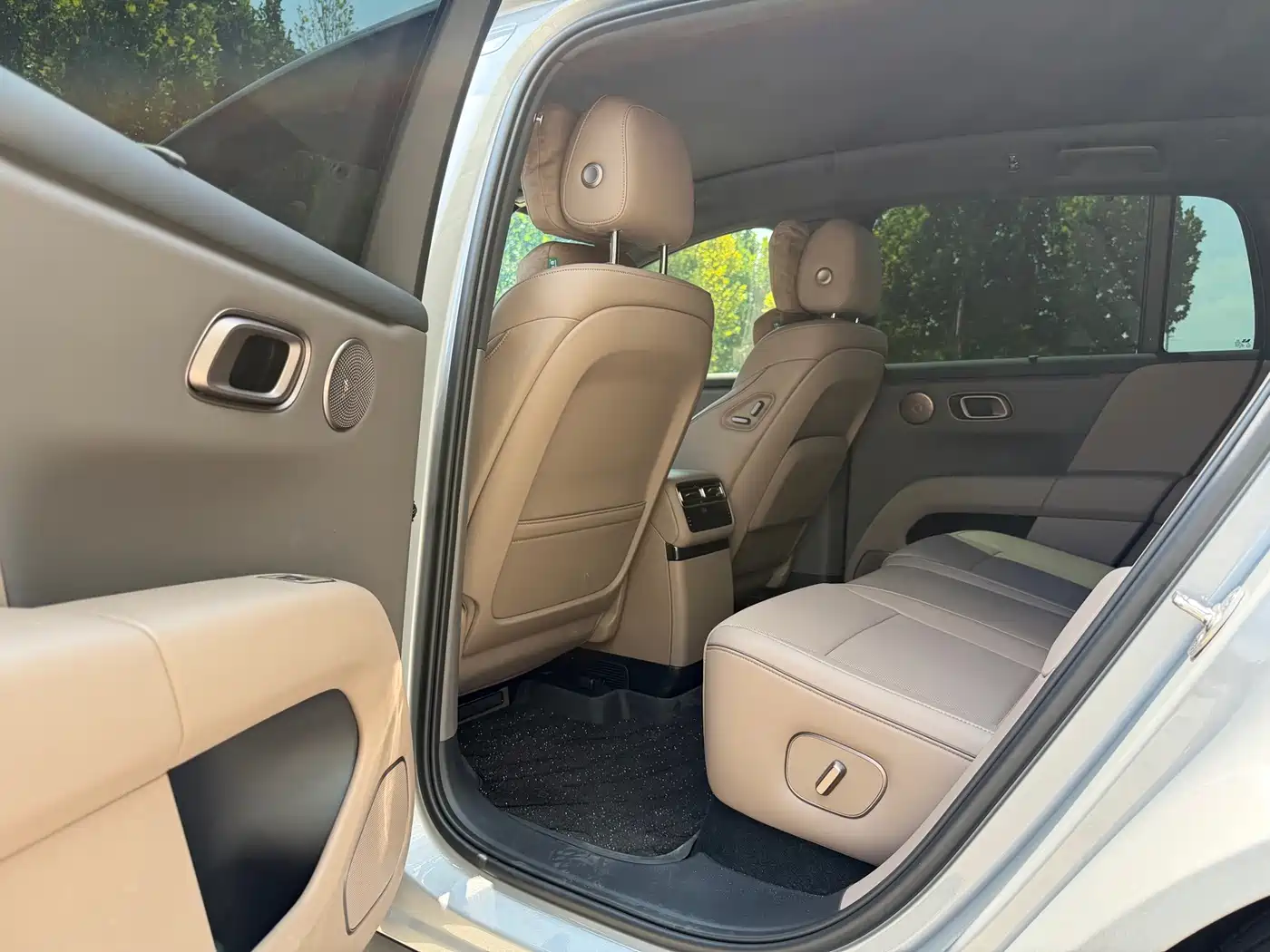 Li Auto i6 2026 2025 4WD Base Model