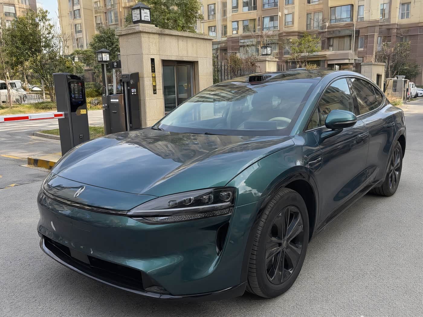 Zhijie Luxeed R7