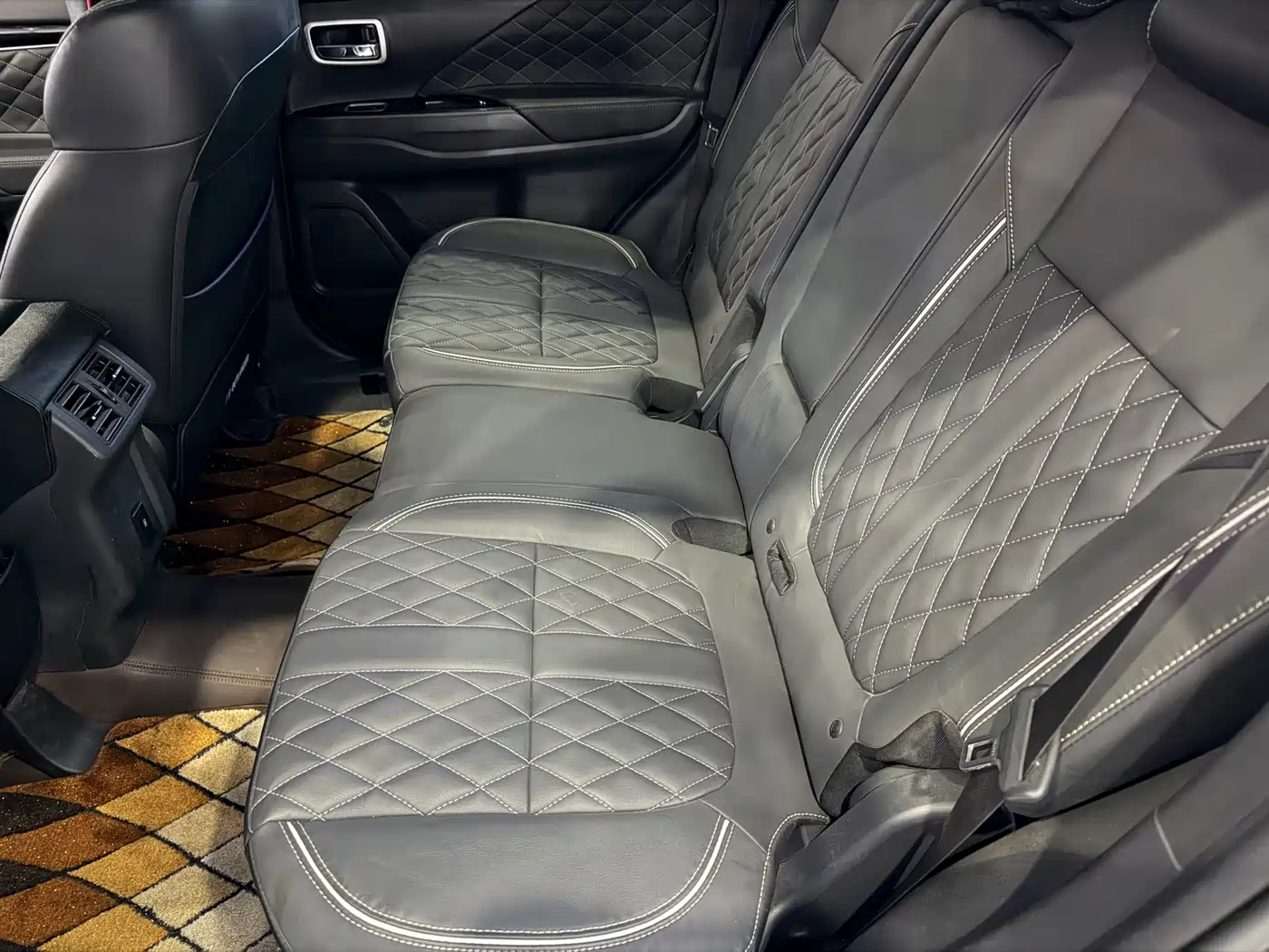 Mitsubishi Outlander 2023 2021 Facelift 2.0L 2WD Comfort Edition 5-Seater