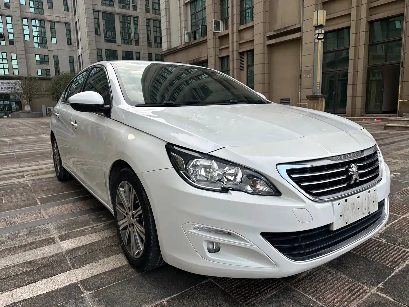 Peugeot 408 2018 Facelift 1.8L Automatic Luxury фото 8