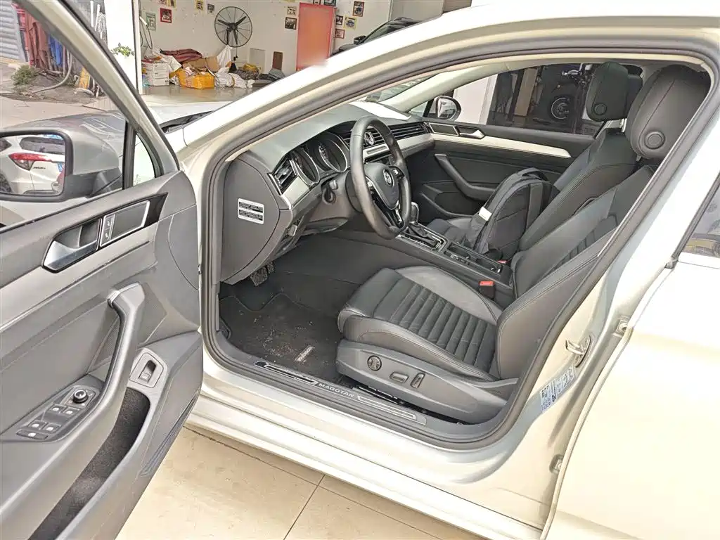 Volkswagen Magotan 2017 330TSI DSG Leading фото 16