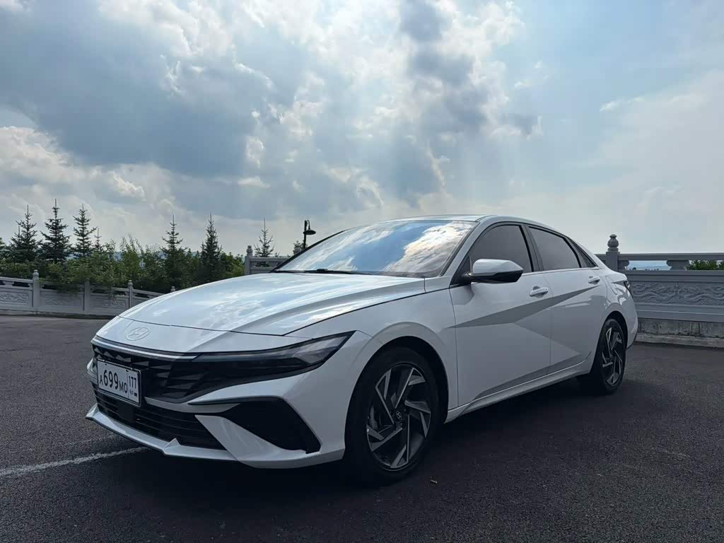 Hyundai Elantra
