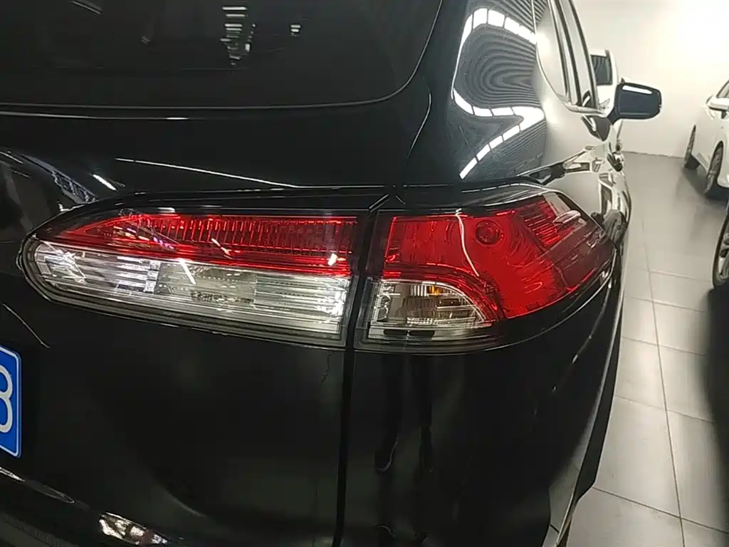 Toyota Corolla Cross 2023 2.0L Pioneer Edition фото 8