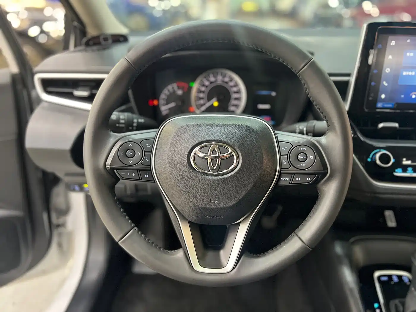 Toyota Corolla 2021 1.2T S-CVT Luxury Edition фото 13