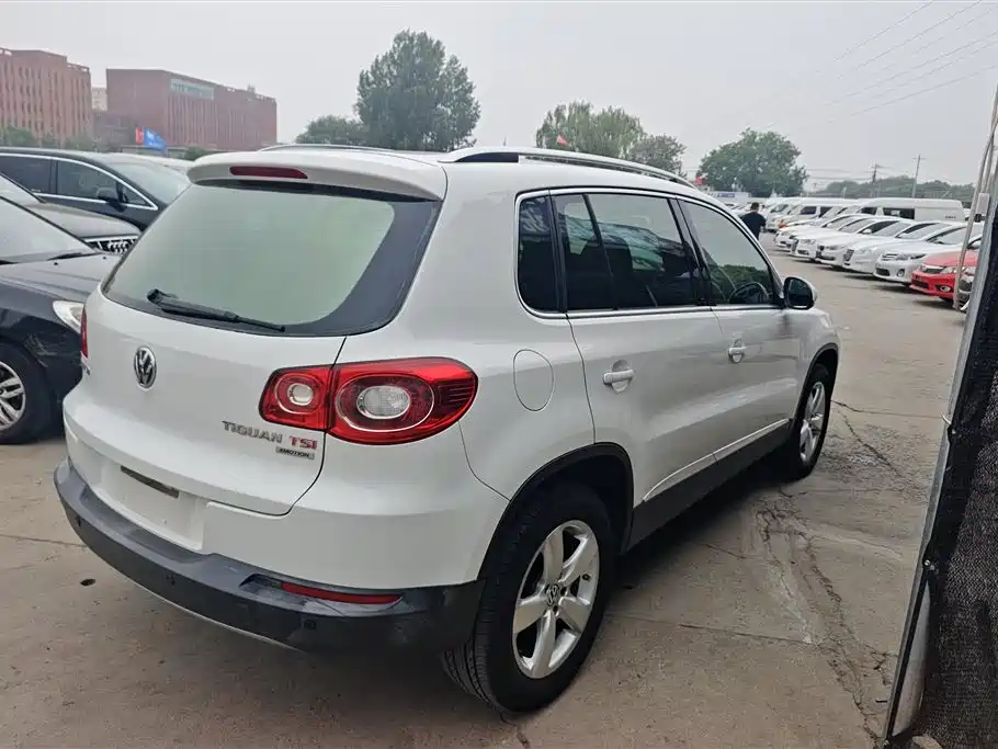 Volkswagen Tiguan 2012 2.0TSI Automatic 4WD Elite Edition фото 3