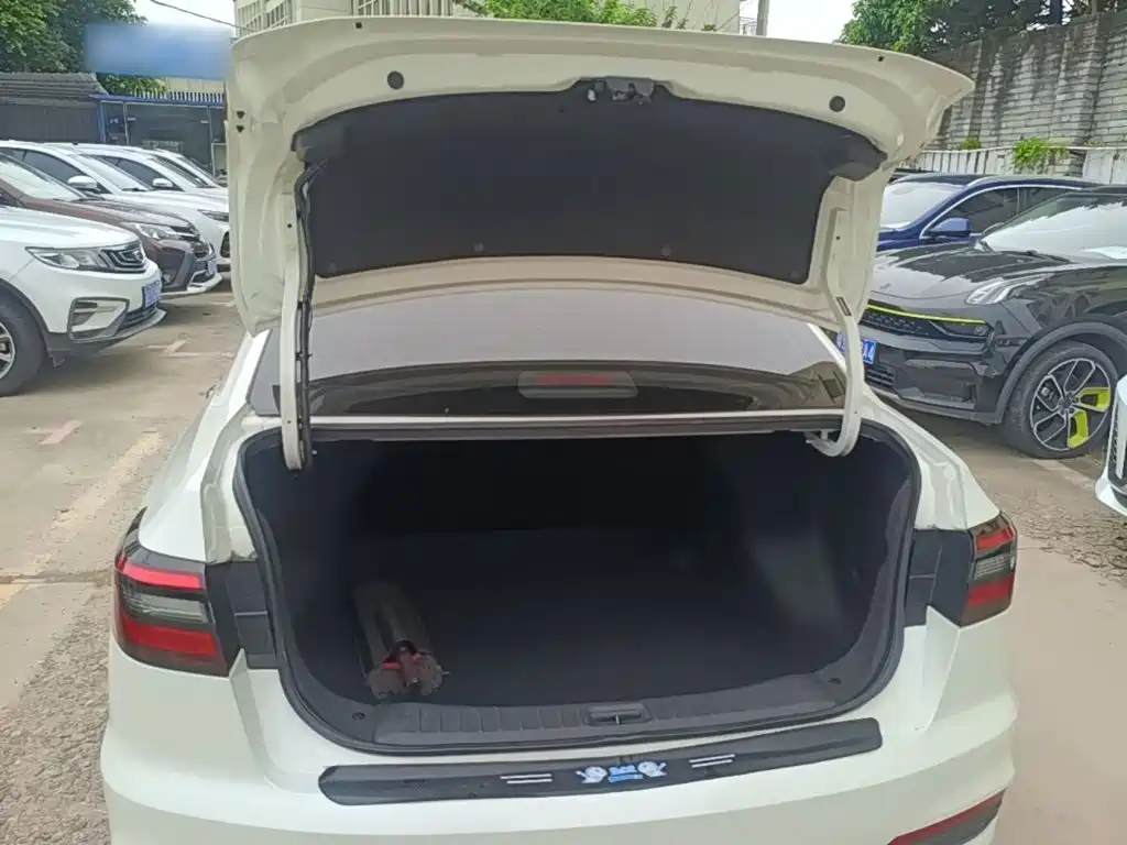 Venucia D60 2024 2023 PLUS 1.6L XL CVT Joy Leader Edition