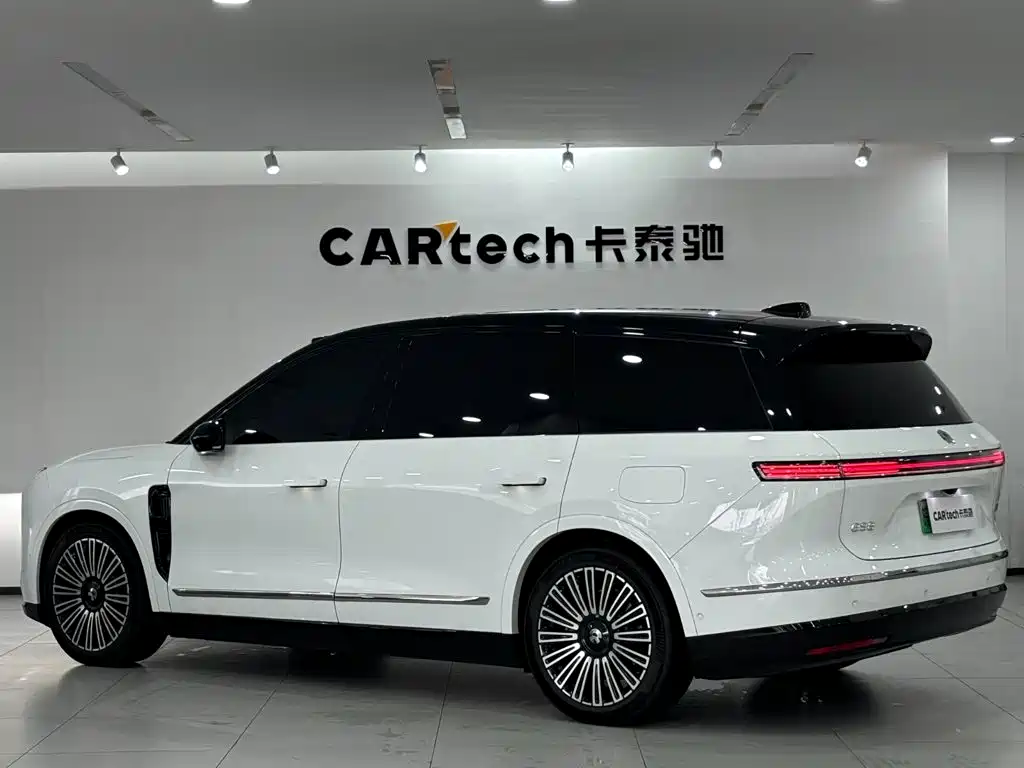 NIO ES8 2026 2025 Model 6-Seat Executive Luxury Edition