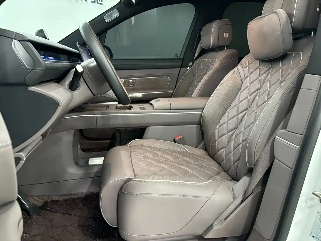 NIO ES8 2026 2025 Model 6-Seat Executive Luxury Edition